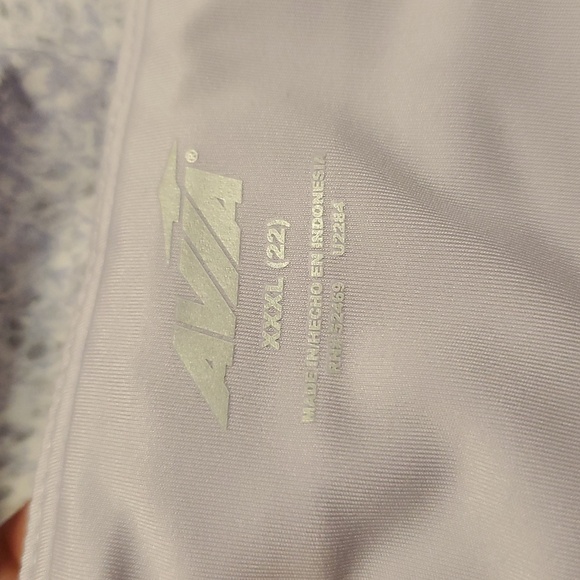 NWT Avia Women's Plus Compression Waist Running Athletic Shorts XXXL 22 - Picture 3 of 9